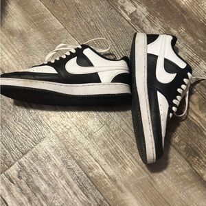 Nike Women's Black and White shoes